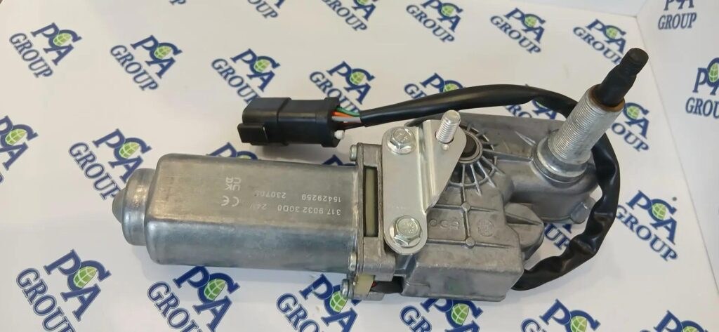 Мотор стеклоочистителя 511-0820 5110820 CAT Caterpillar, артикул: 511-0820, бренд: . PCAGROUP продажа запчастей на импортную спецтехнику.